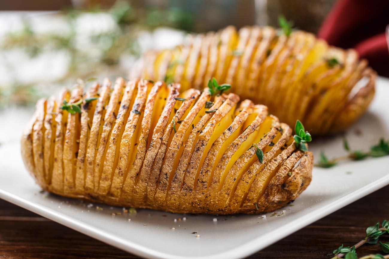 Cartofi acordeon - cel mai spectaculos mod de a găti cartofii