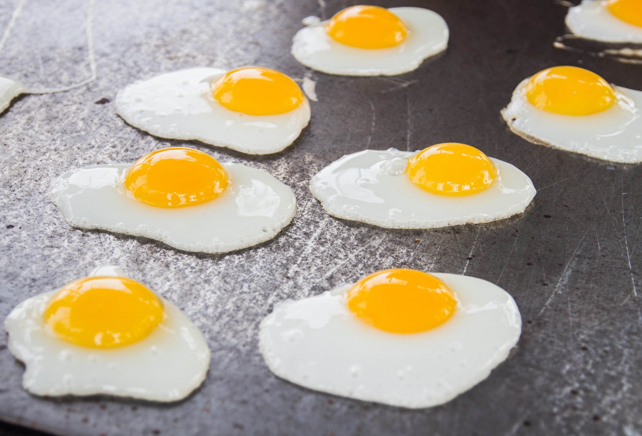 Câte ouă de prepeliță poți mânca intr-o zi și de ce sunt mai sănătoase decât ouăle de găină