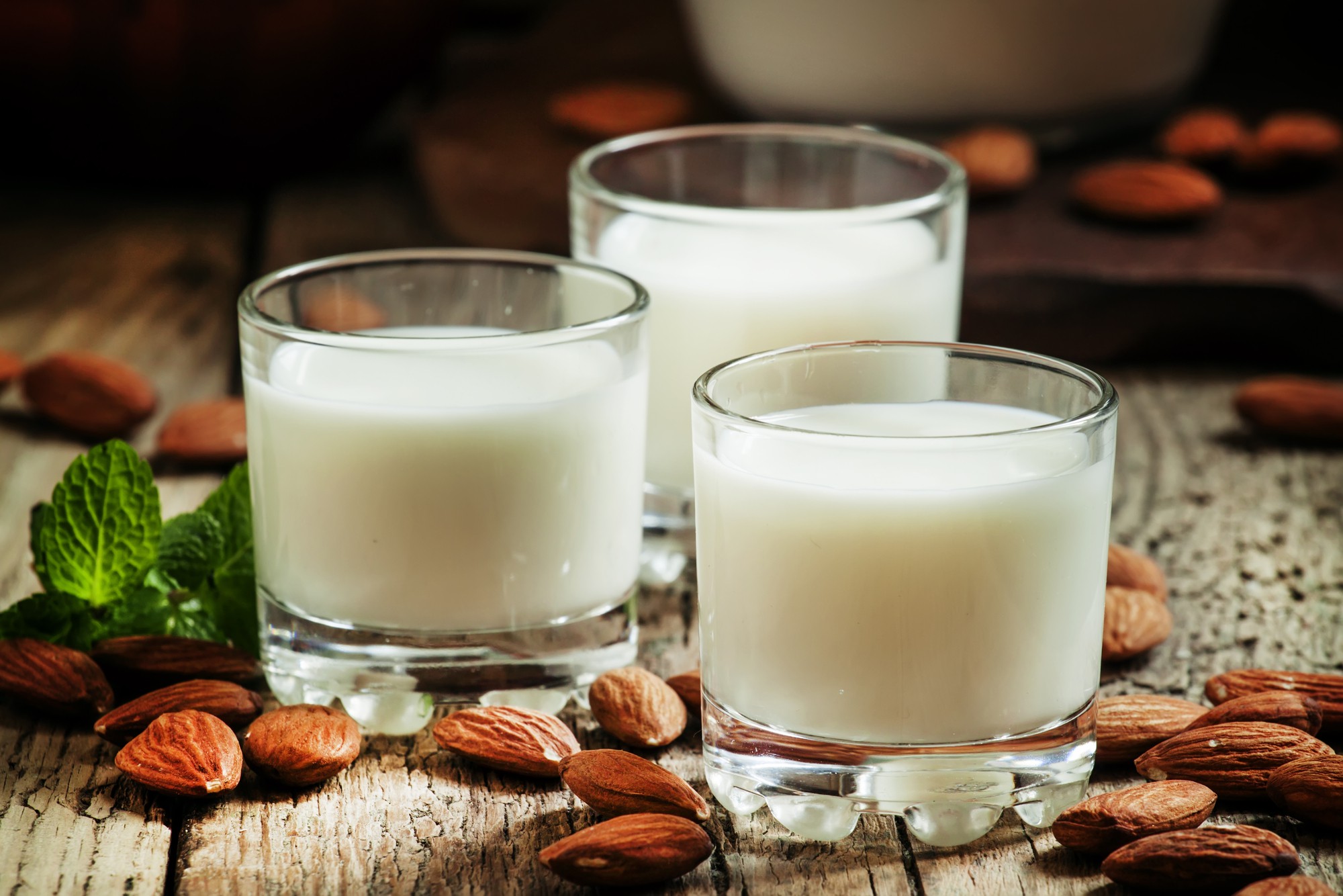 Lapte de migdale - beneficii și contraindicații. Este cel mai consumat lapte în timpul postului